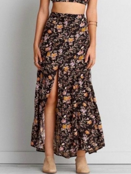 American Eagle Outfitters Dresses & Skirts - American Eagle Floral Button Slit Front Maxi Skirt XS 0 Whimsigoth Boho 90s